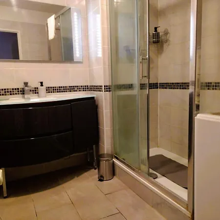 Confortable A Proximite Du Centre Апартаменты Реймс